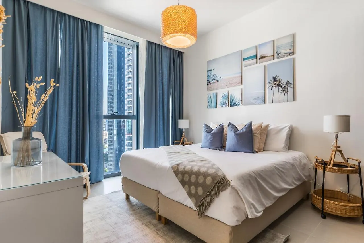 High-End Chic Apartment, Close To Burj Khalifa Dubai Apartment