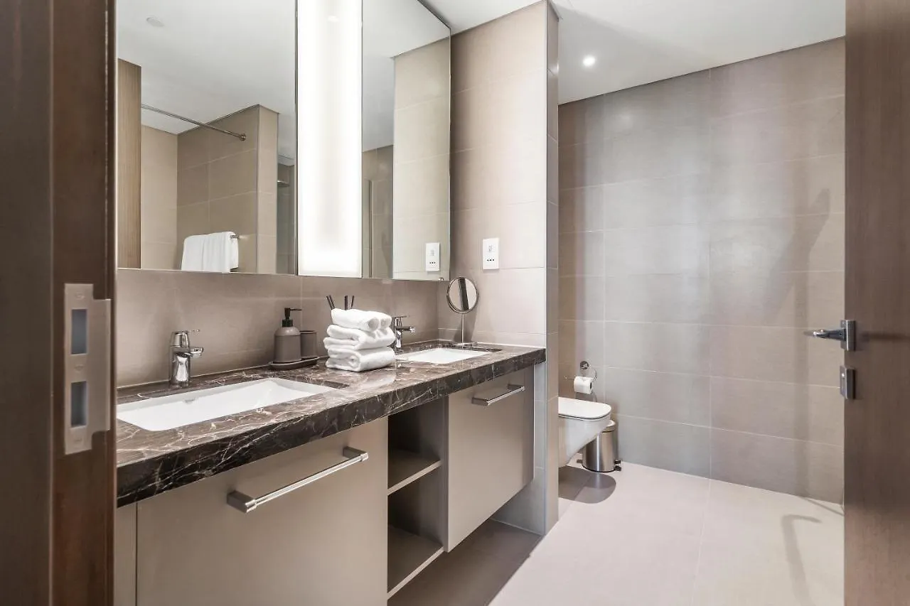 High-End Chic Apartment, Close To Burj Khalifa Dubai Apartment
